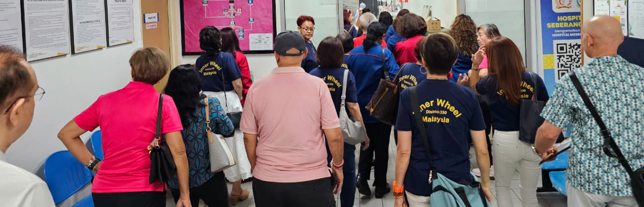 A group of people are walking through a hallway, some of them carrying handbags.

AI generated content